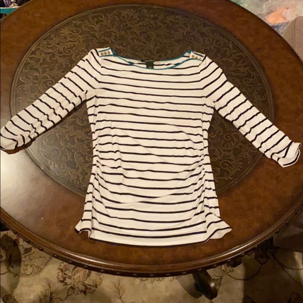Black and white striped long sleeve t-shirt